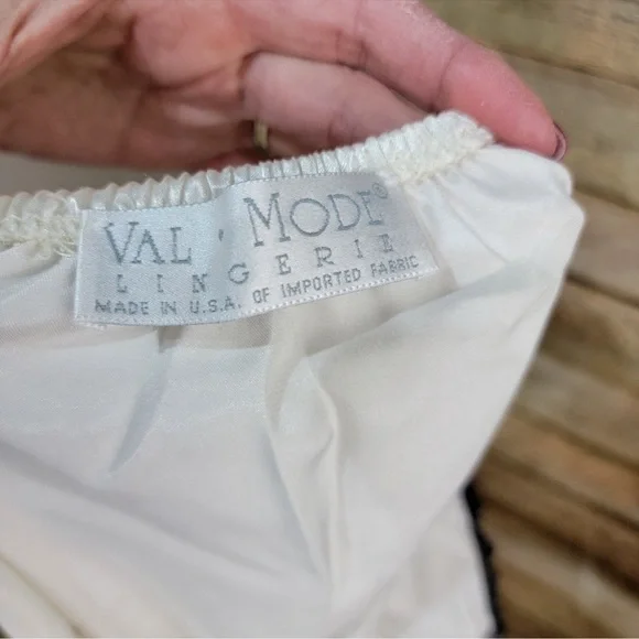 Vintage Val Mode lingerie white and black lace teddy M - Picture 4 of 7